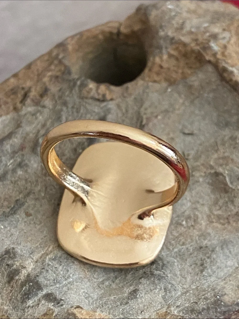 5/$10❤️❤️❤️NEW Gold-Tone Zinc Alloy Swirly Rectangle Statement Ring